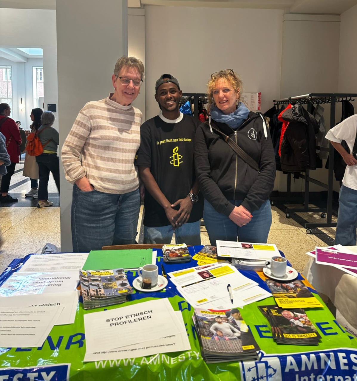 Foto tijdens actie met voorzitter en oud-voorzitter